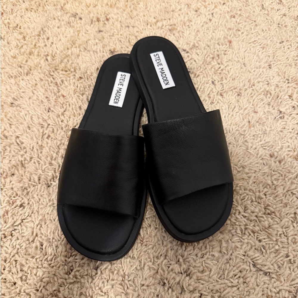 Steve Madden Classic Black Slides